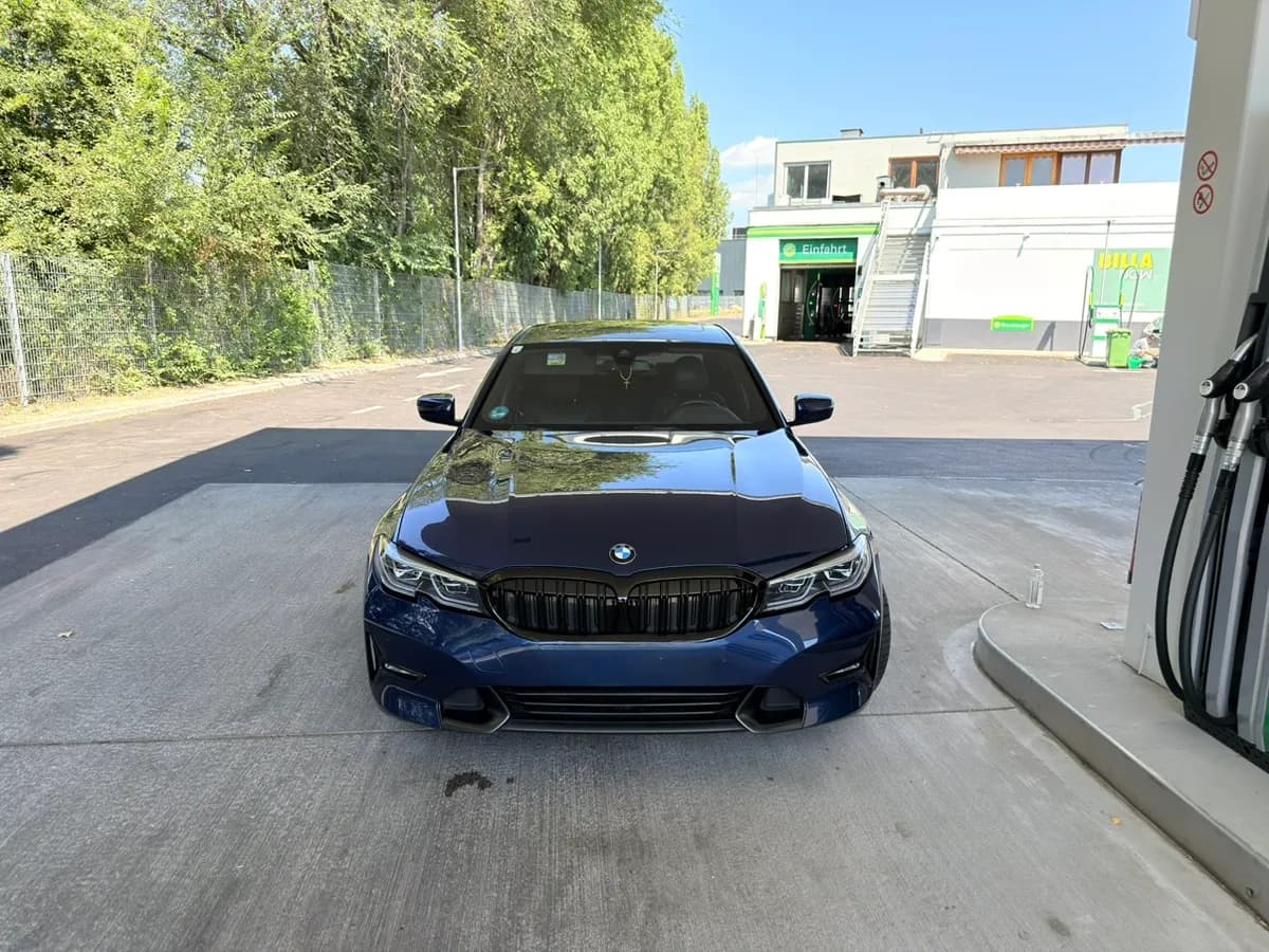 BMW 3er-Reihe 2026 – € 27.500, 100 000 km – Bild 1 von 9