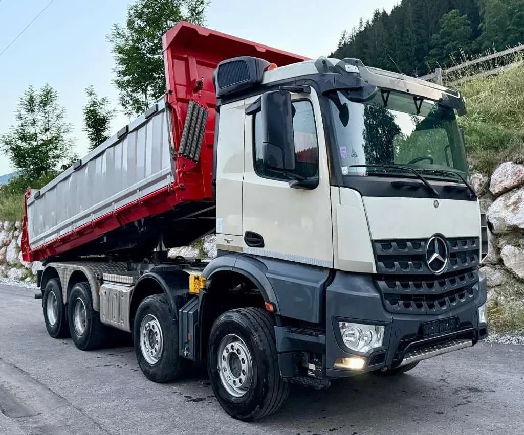Mercedes-Benz Arocs