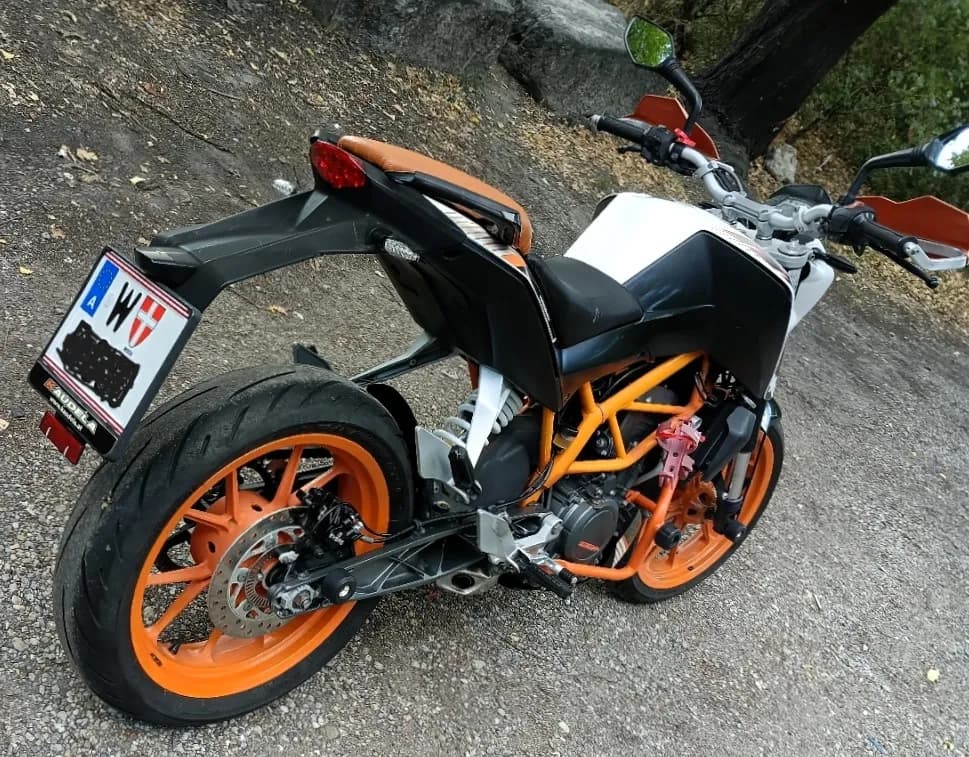 KTM Duke 2014 – € 3.100, 40 000 km – Bild 1 von 12