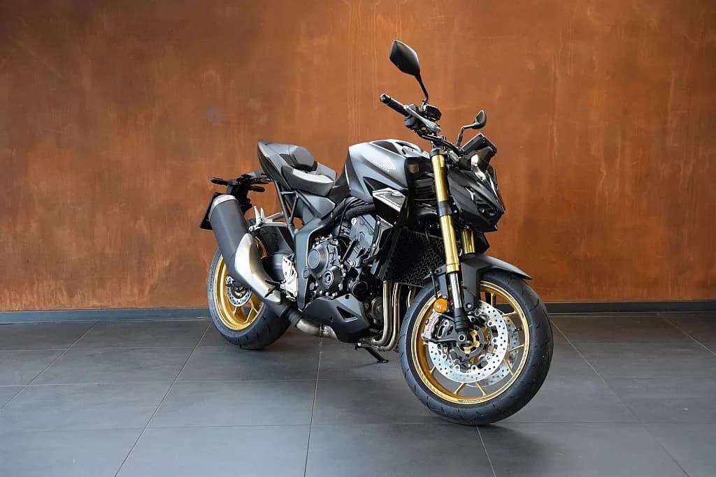 Honda CB – € 14.400, 0 km – Bild 1 von 10