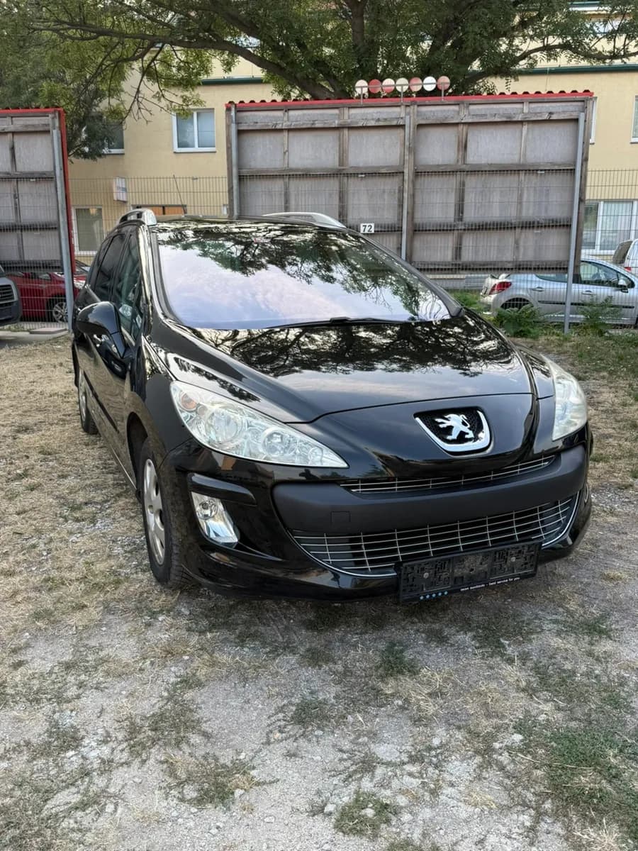 Peugeot 308 2011 – € 2.450, 180 000 km – Bild 1 von 12