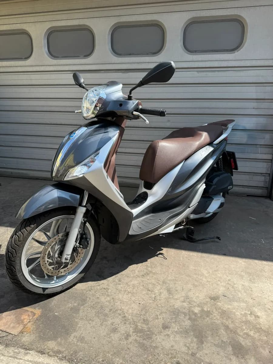 Piaggio Medley 2017 – € 1.690, 29 000 km – Bild 1 von 6