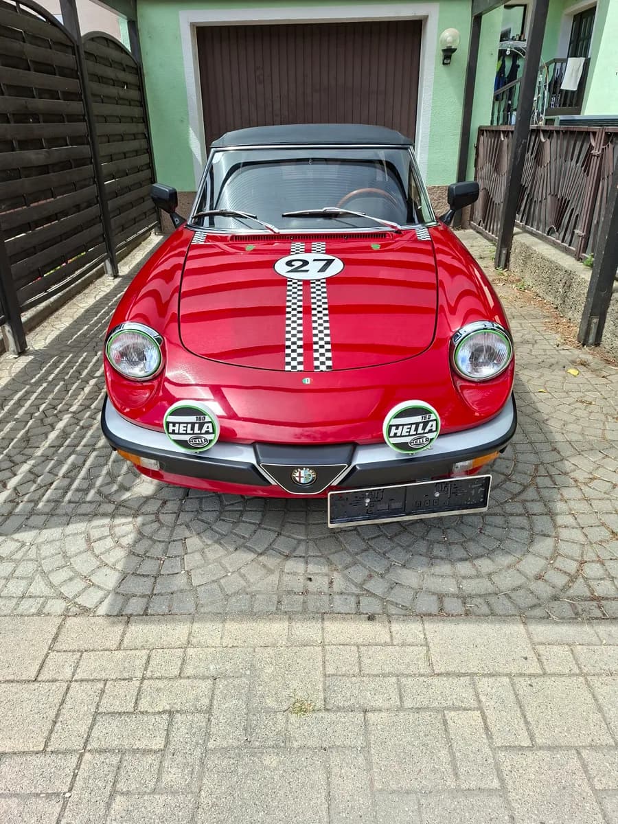 Alfa Romeo Spider 1988 – € 23.900, 60 550 km – Bild 1 von 19