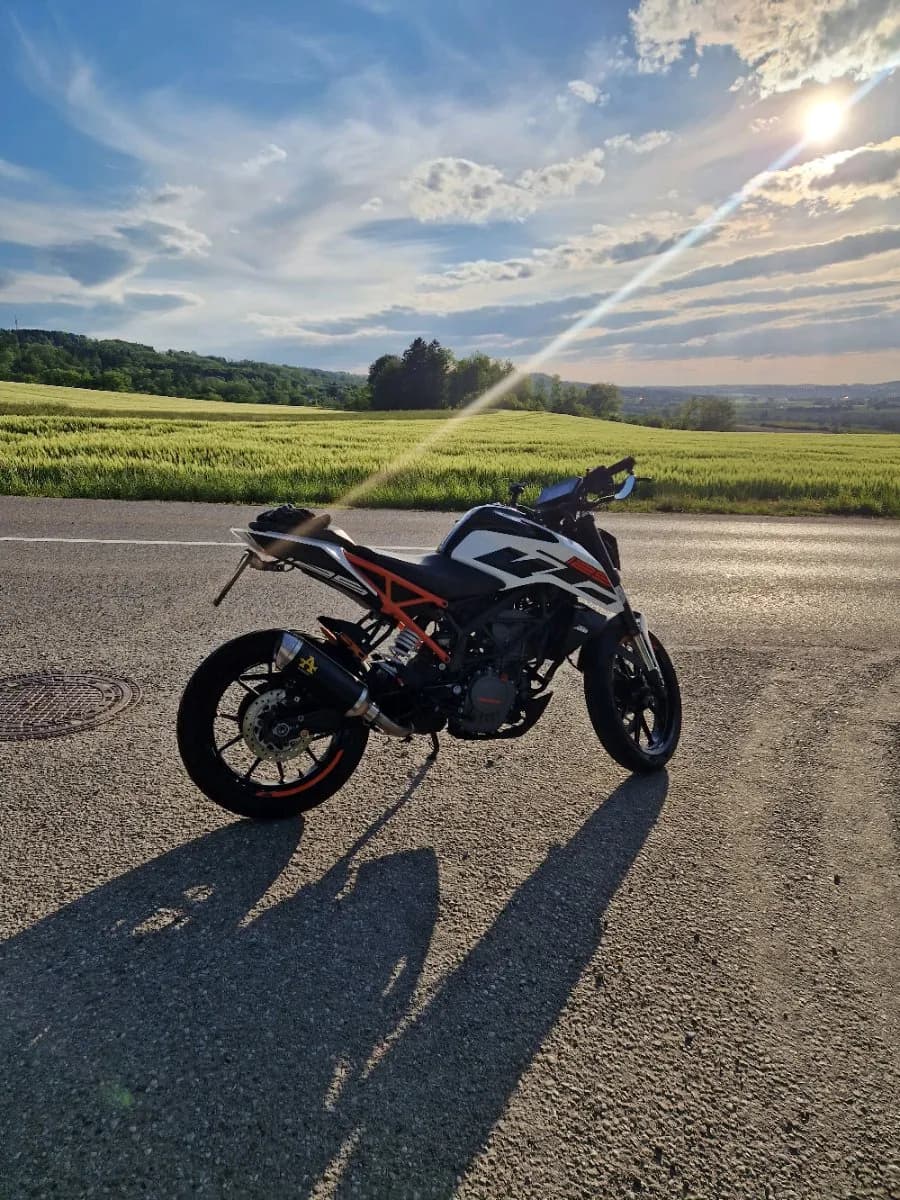 KTM 125 2017 – € 2.700, 26 000 km – Bild 1 von 10
