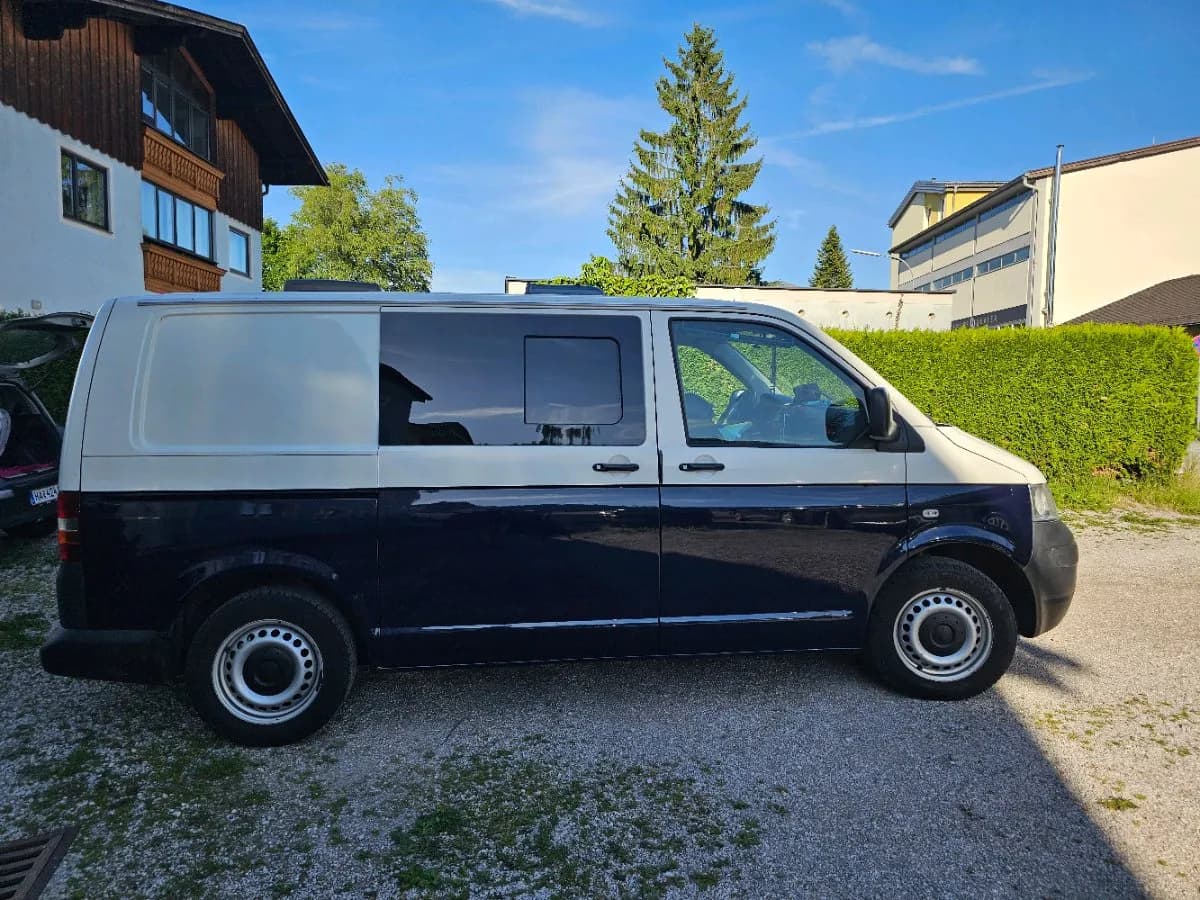 VW T5 2008 – € 19.999, 237 000 km – Bild 1 von 9