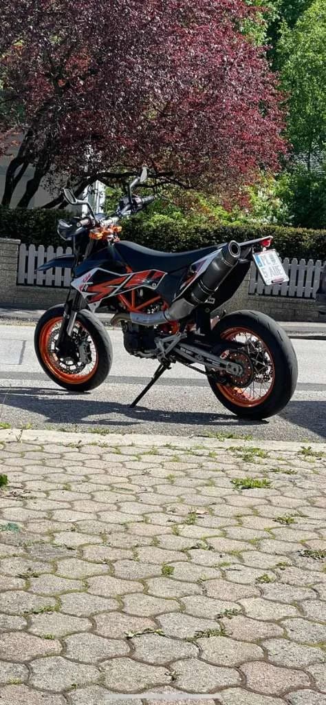 KTM 690