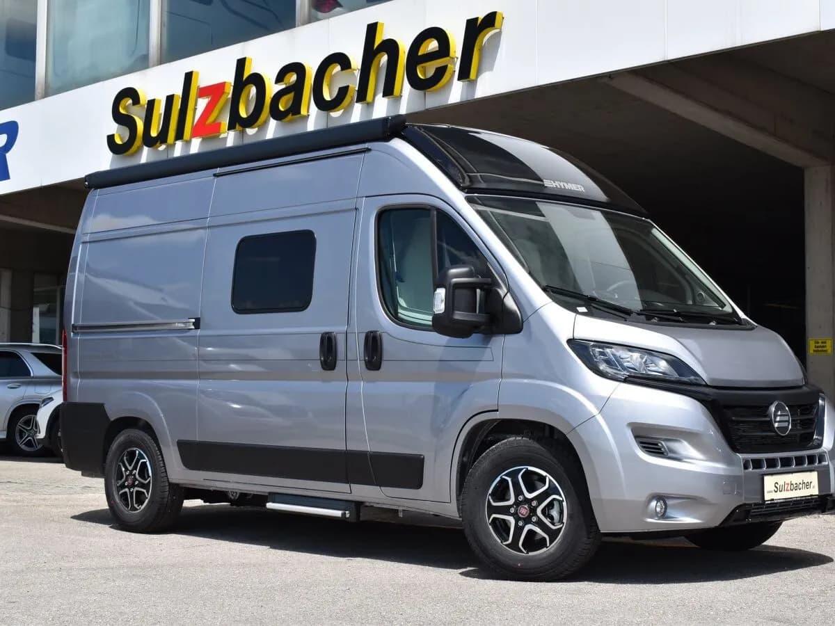 Hymer Camper Van Ayers Rock