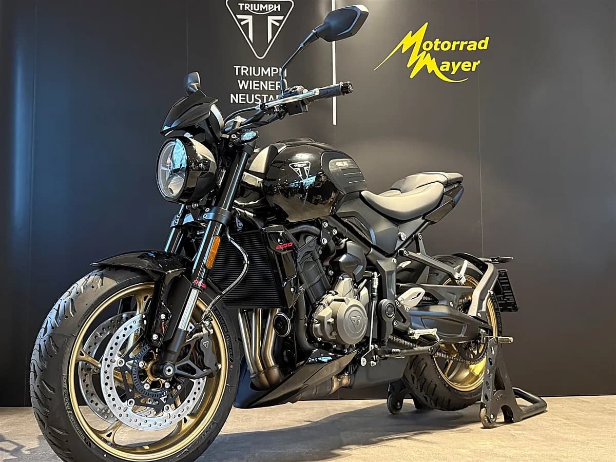 Triumph Trident – € 11.395, 0 km – Bild 1 von 10