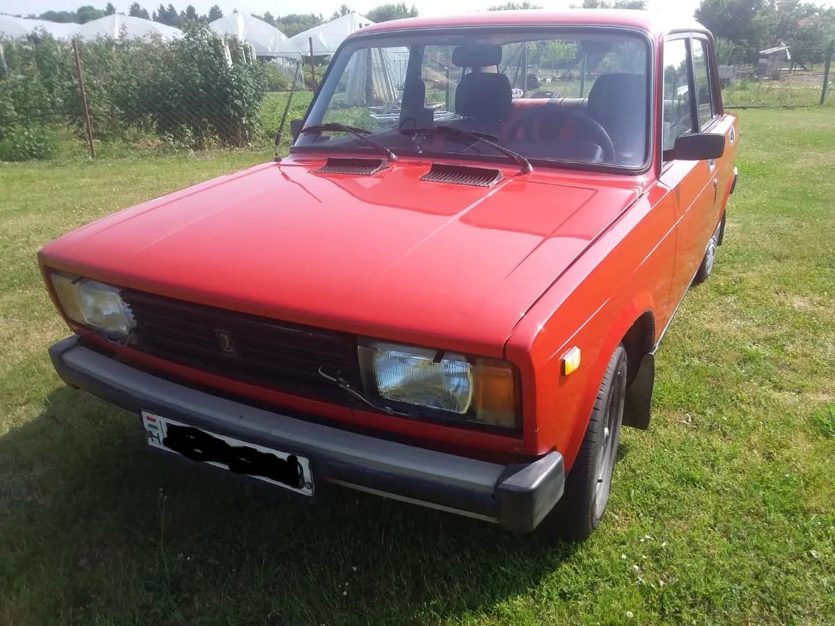 Lada Sonstige