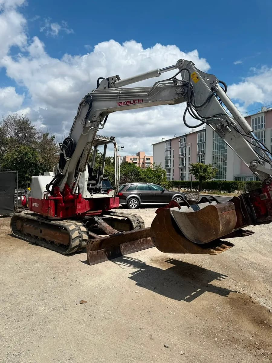 Takeuchi Sonstige