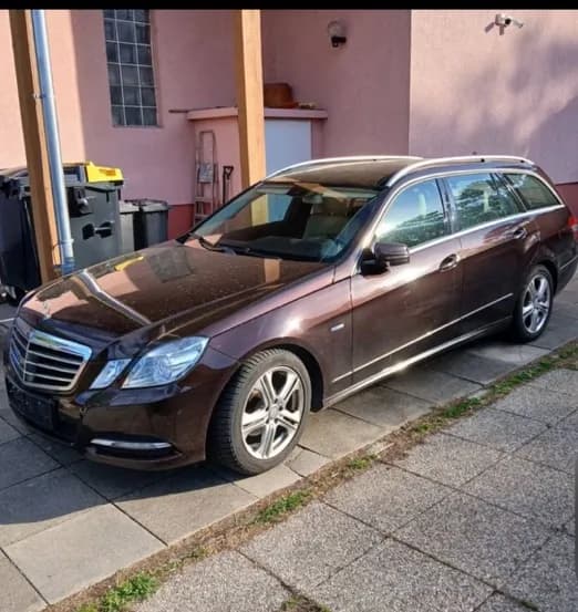 Mercedes-Benz E-Klasse 2010 – € 8.990, 266 000 km – Bild 1 von 4