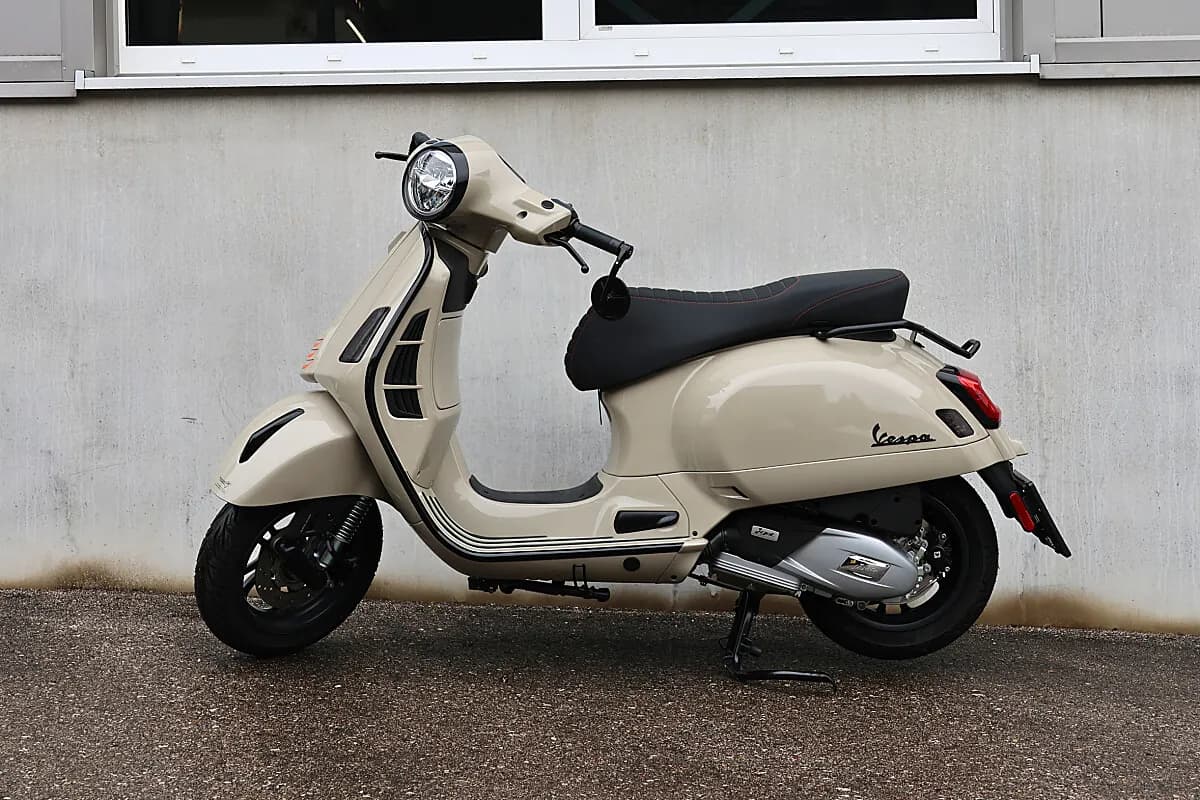 Vespa GTS – € 8.990, 0 km – Bild 1 von 8