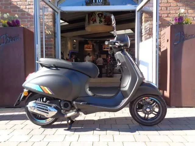 Vespa Primavera – € 3.699, 0 km – Bild 1 von 4