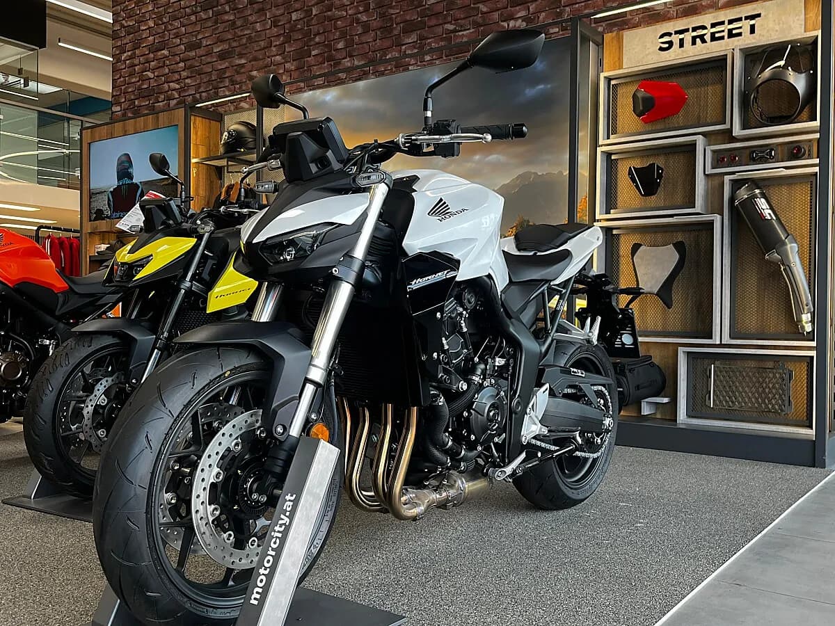 Honda Hornet – € 12.390, 1 km – Bild 1 von 7