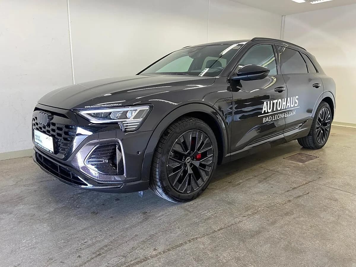 Audi Q8 2024 – € 57.500, 27 900 km – Bild 1 von 23