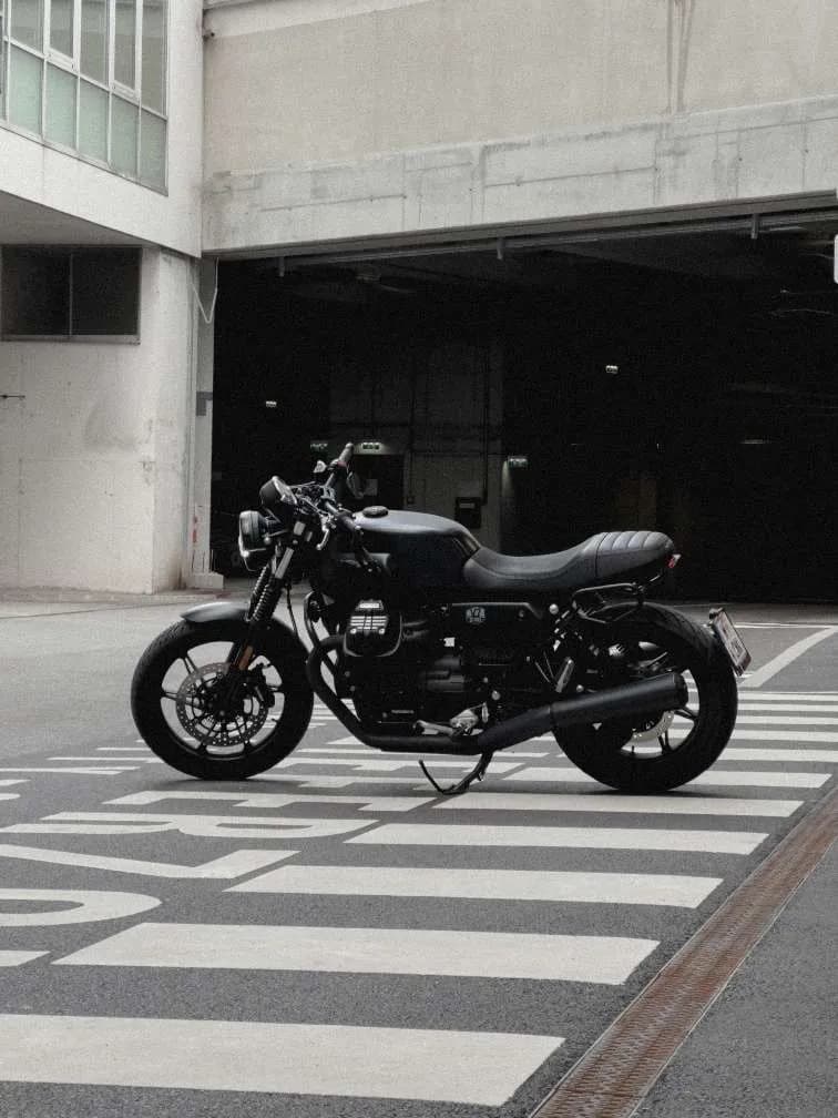 Moto Guzzi V7 2022 – € 6.400, 27 000 km – Bild 1 von 11