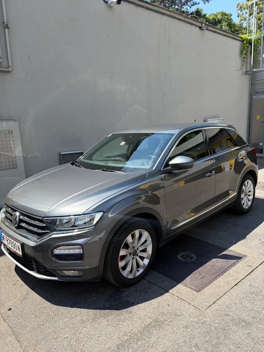 VW T-Roc 2018 – € 16.490, 163 000 km – Bild 1 von 10