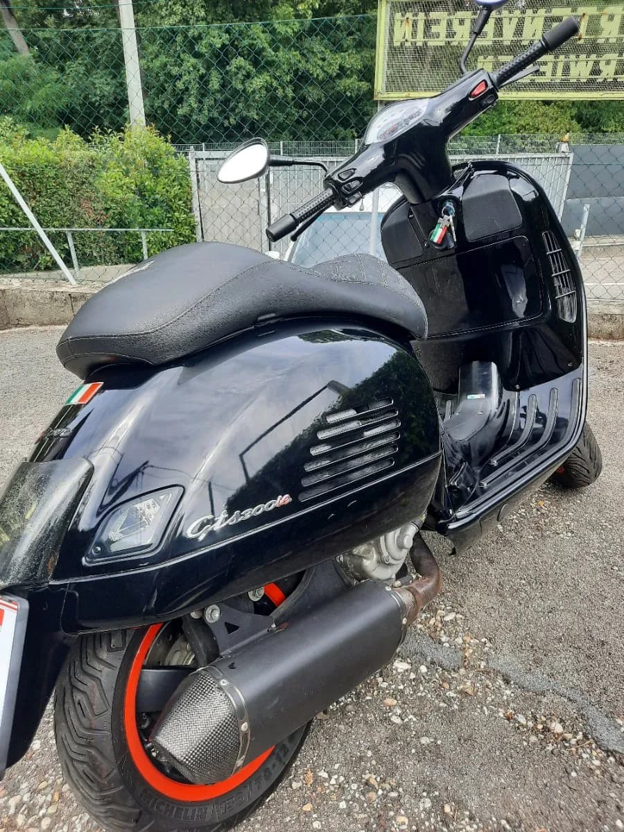 Vespa GTS