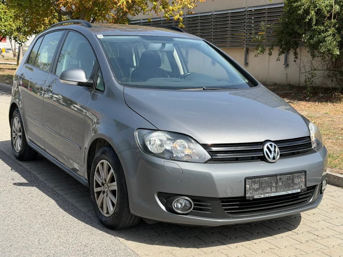VW Golf 2013 – € 4.199, 138 000 km – Bild 1 von 10