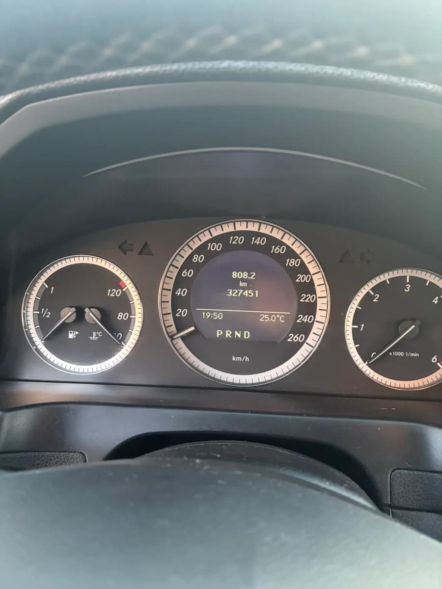 Mercedes-Benz C-Klasse 2009 – € 4.670, 320 000 km – Bild 1 von 13