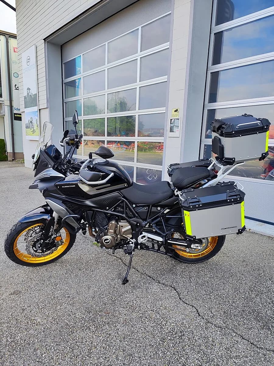 QJ Motor SRT – € 7.999, 0 km – Bild 1 von 6