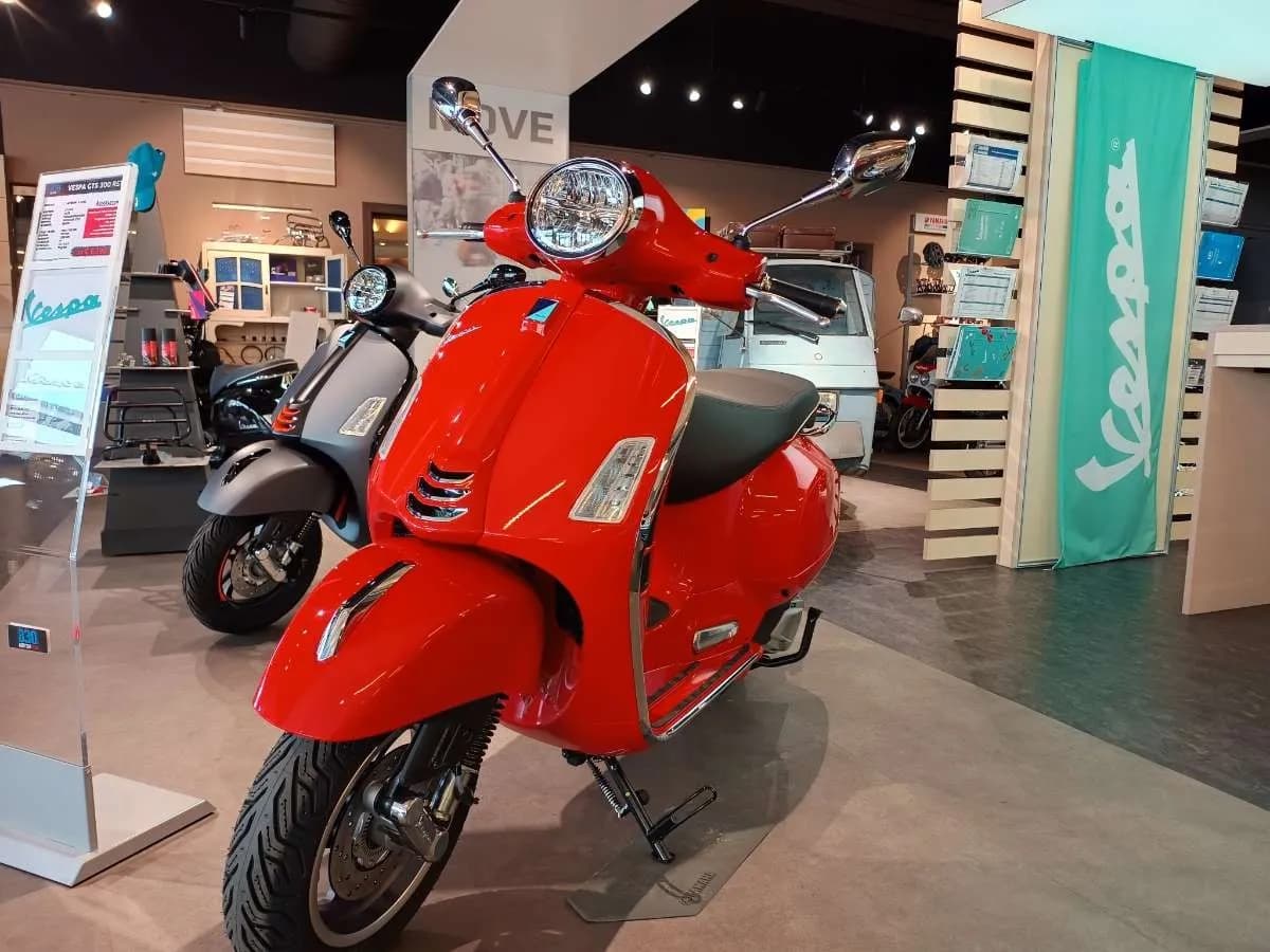 Vespa GTS – € 7.490, 0 km – Bild 1 von 8