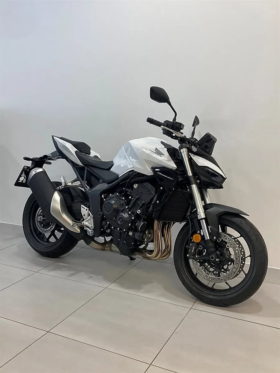 Honda CB – € 10.490, 0 km – Bild 1 von 5