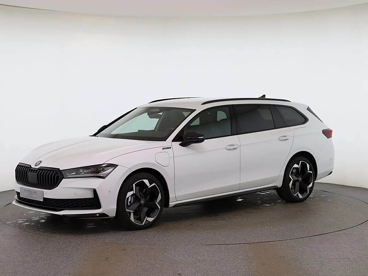 Skoda Superb 2026 – € 55.990, 8 800 km – Bild 1 von 17