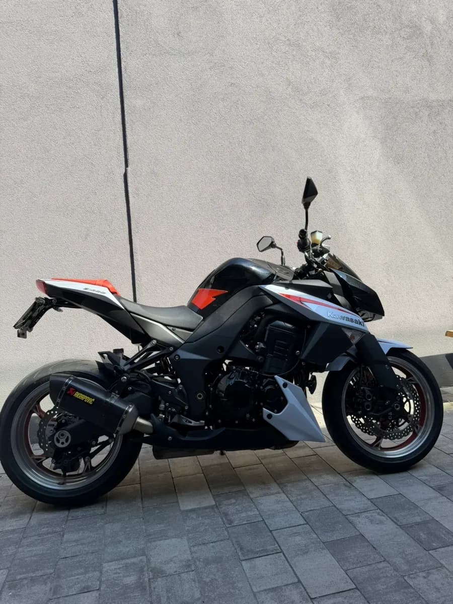 Kawasaki Z 2013 – € 6.899, 23 000 km – Bild 1 von 9