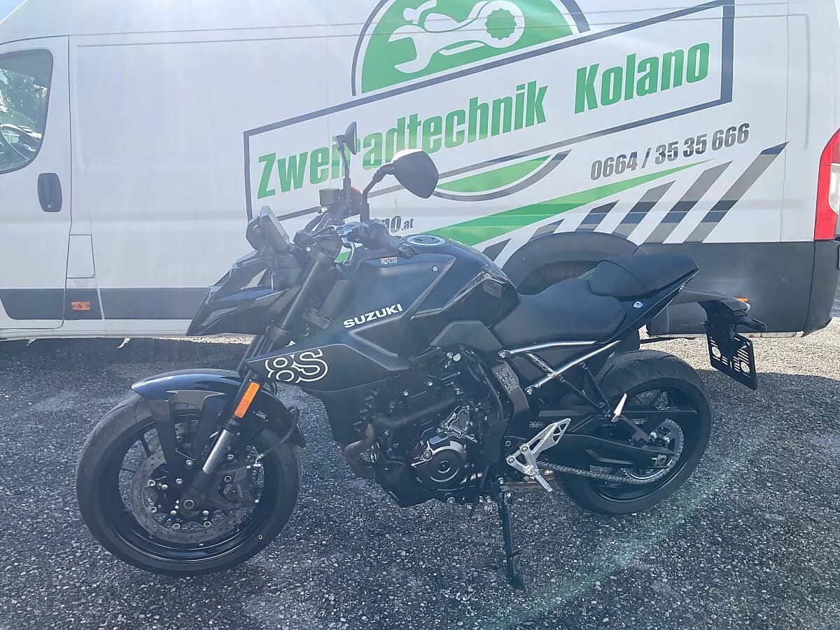Suzuki GSX – € 9.490, 1 km – Bild 1 von 5