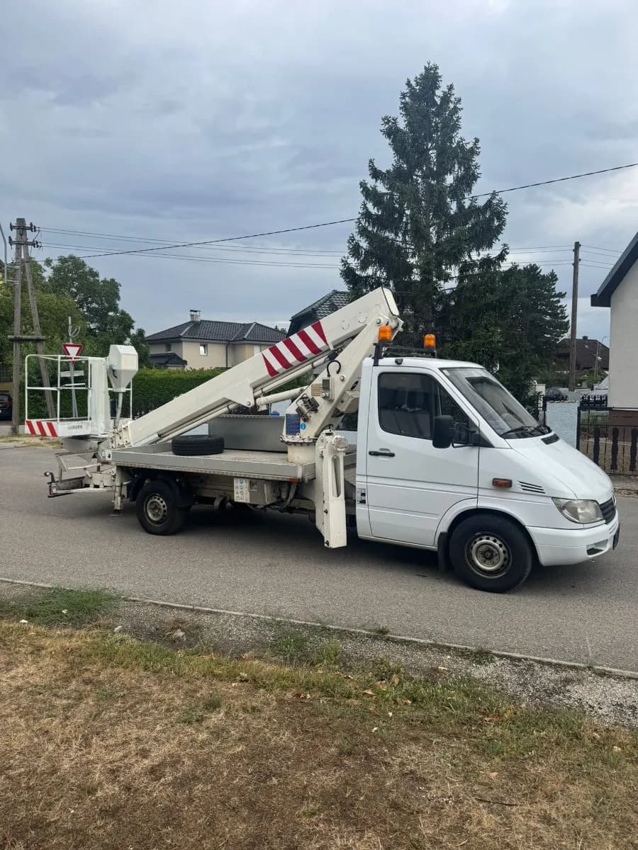 Mercedes-Benz Sprinter 2002 – € 23.900, 86 000 km – Bild 1 von 16
