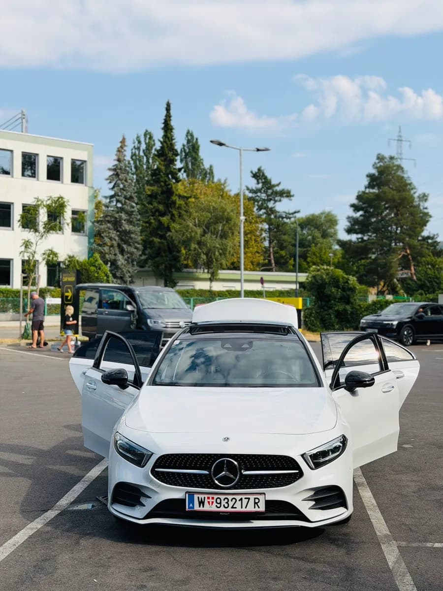 Mercedes-Benz A-Klasse 2022 – € 32.500, 35 000 km – Bild 1 von 9