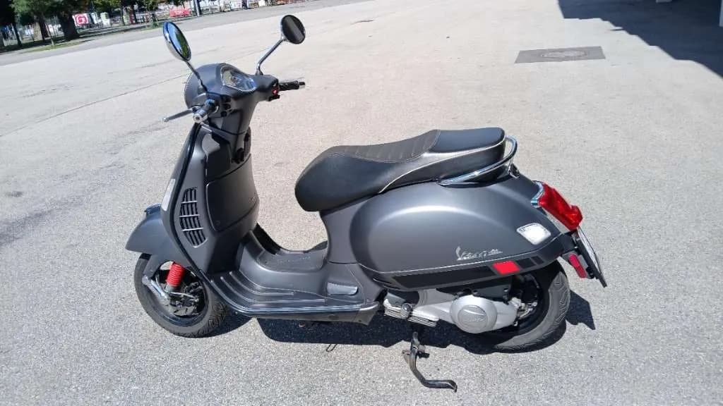 Vespa GTS 2018 – € 4.699, 25 000 km – Bild 1 von 7