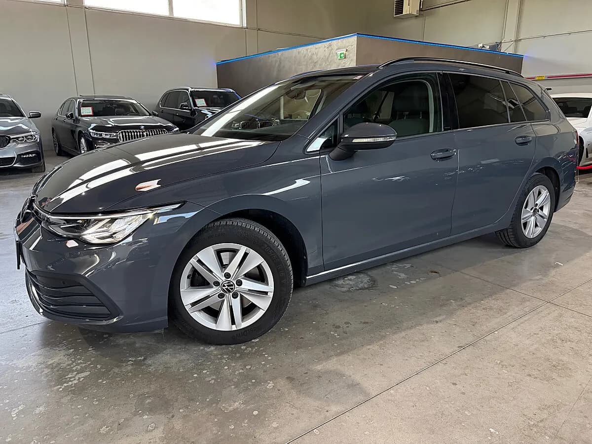 VW Golf 2021 – € 21.990, 52 300 km – Bild 1 von 21