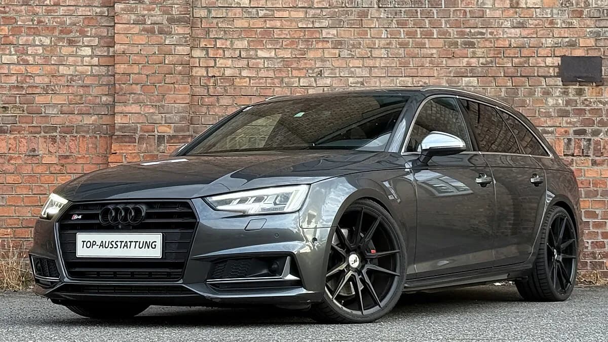 Audi A4 2016 – € 22.390, 200 000 km – Bild 1 von 49