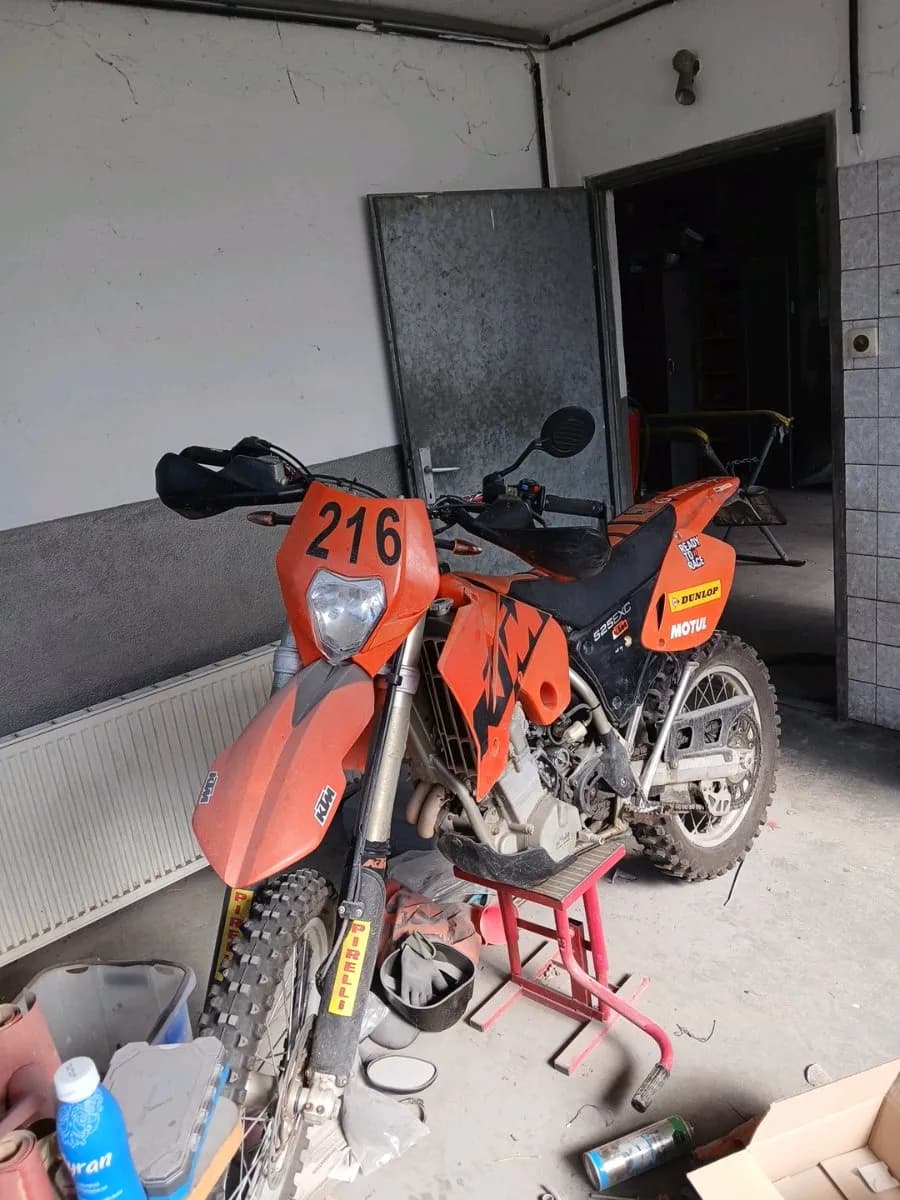 KTM 525