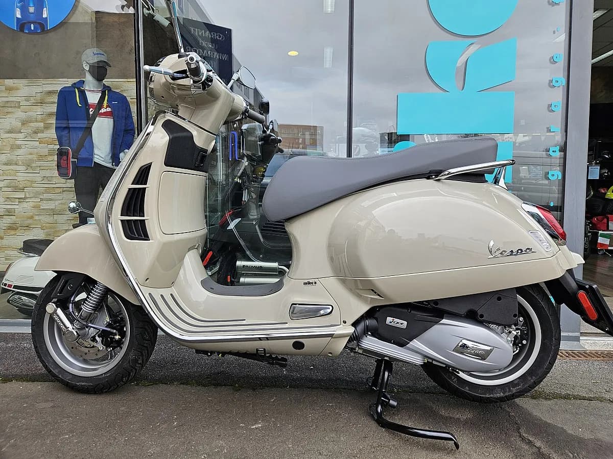 Vespa GTS – € 6.399, 0 km – Bild 1 von 7