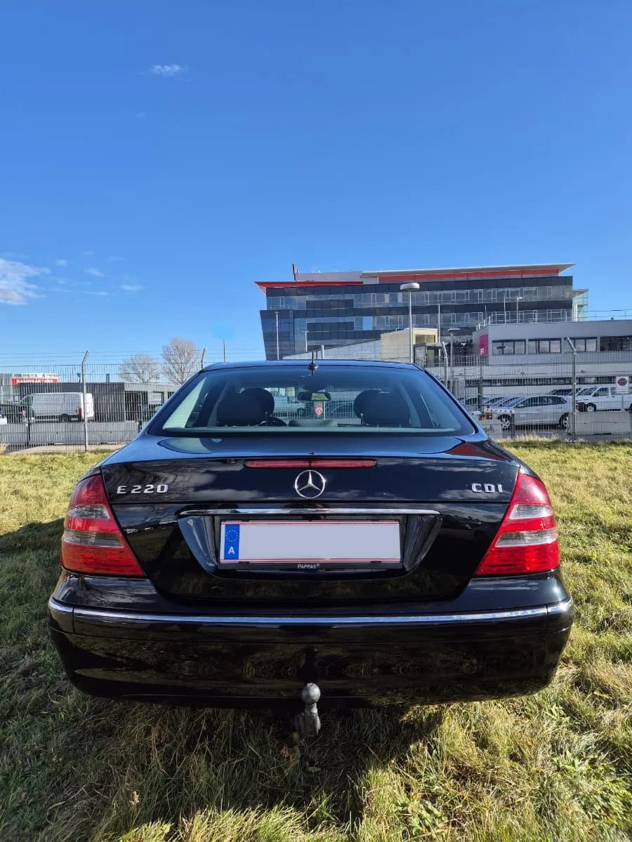 Mercedes-Benz E-Klasse 2003 – € 4.800, 155 000 km – Bild 1 von 7