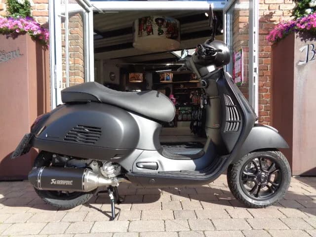 Vespa GTS – € 12.690, 0 km – Bild 1 von 8