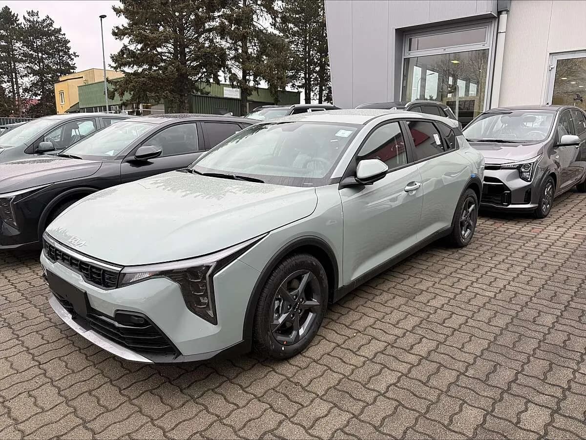 KIA K4