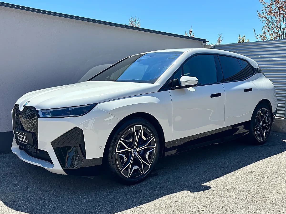 BMW iX