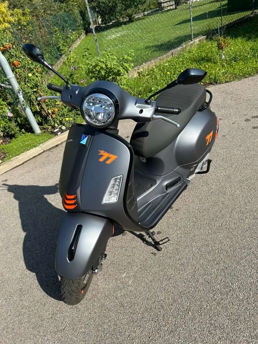 Vespa GTS