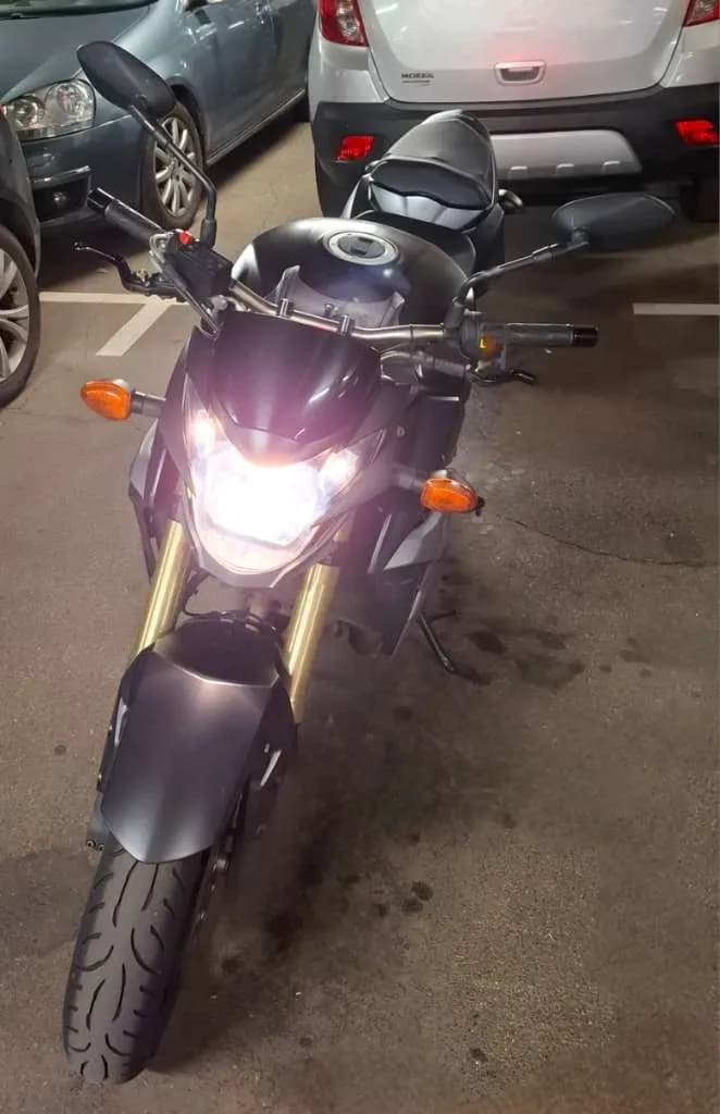 Suzuki GSR