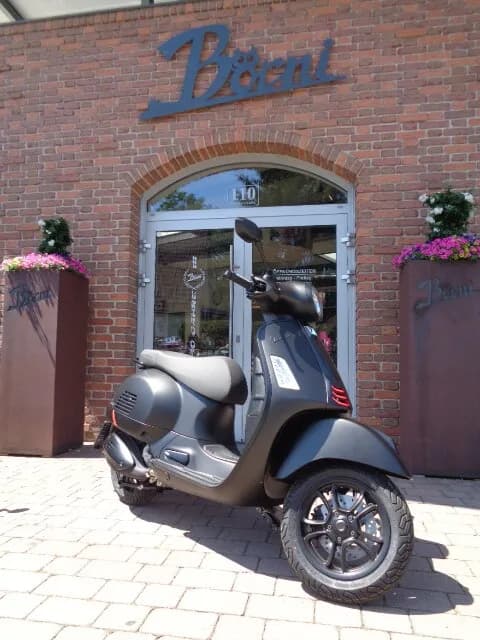 Vespa GTS – € 8.299, 0 km – Bild 1 von 6