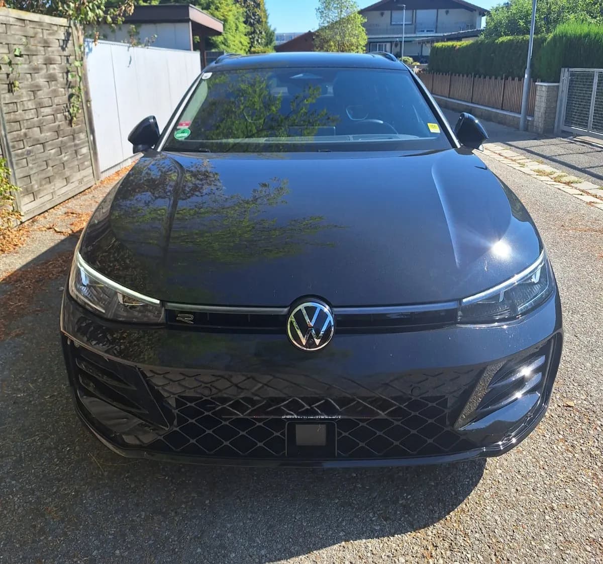 VW Passat 2025 – € 39.700, 14 500 km – Bild 1 von 32