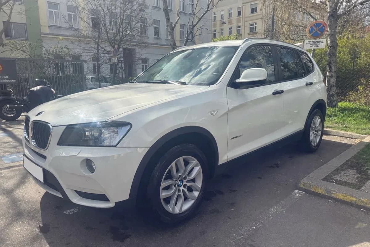 BMW X3 2012 – € 9.999, 220 000 km – Bild 1 von 11
