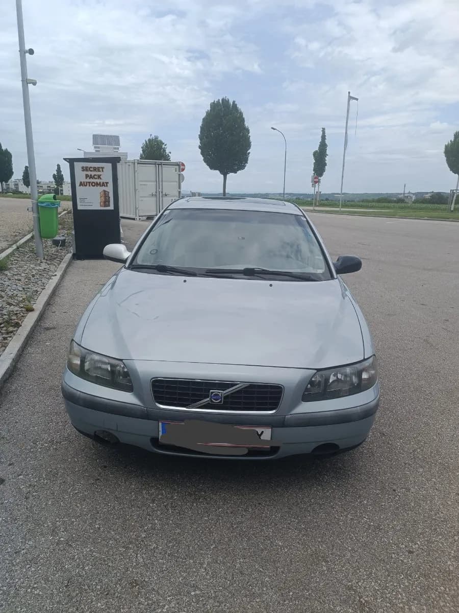Volvo S60 2002 – € 1.800, 195 000 km – Bild 1 von 8