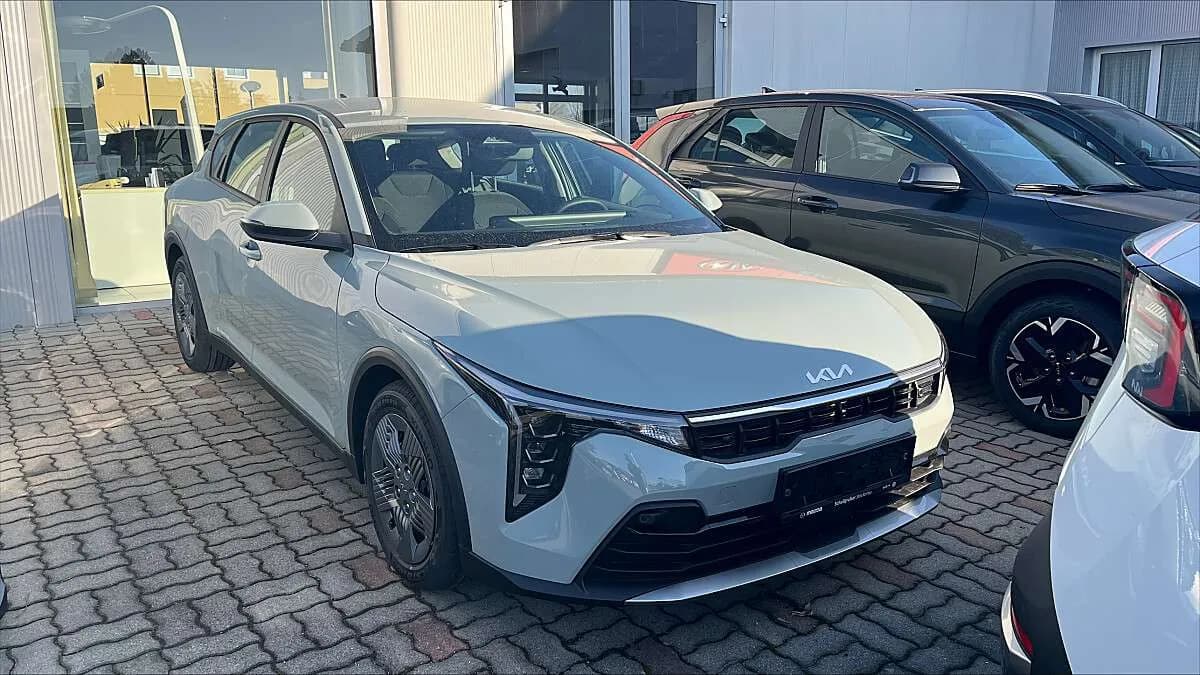 KIA K4