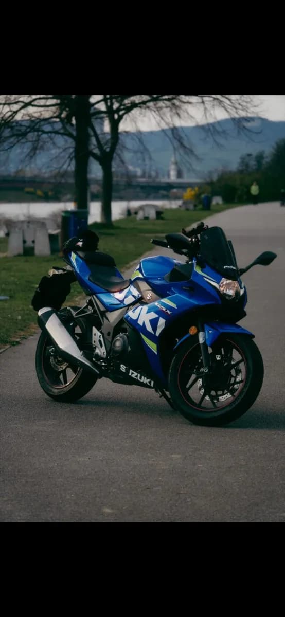 Suzuki GSX-R 2019 – € 3.000, 14 000 km – Bild 1 von 4