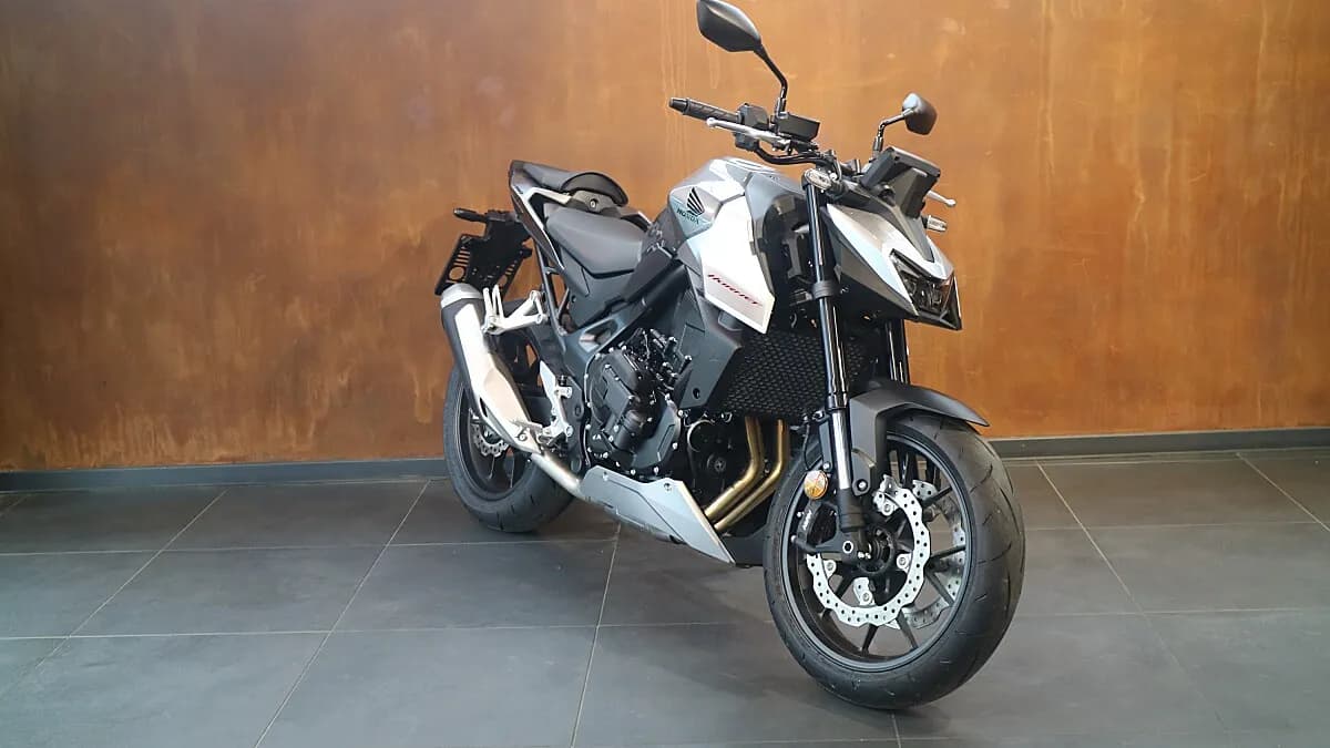 Honda CB – € 9.490, 0 km – Bild 1 von 4
